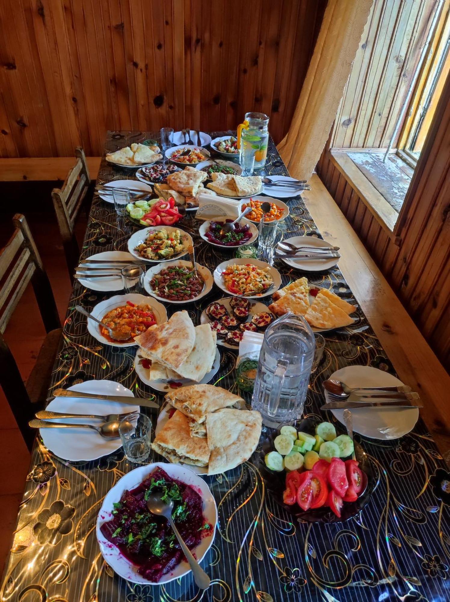 Adishi Guest House Zhora Kaldani ภายนอก รูปภาพ